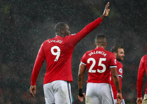  伯恩茅斯定位球战术显威逼平曼联